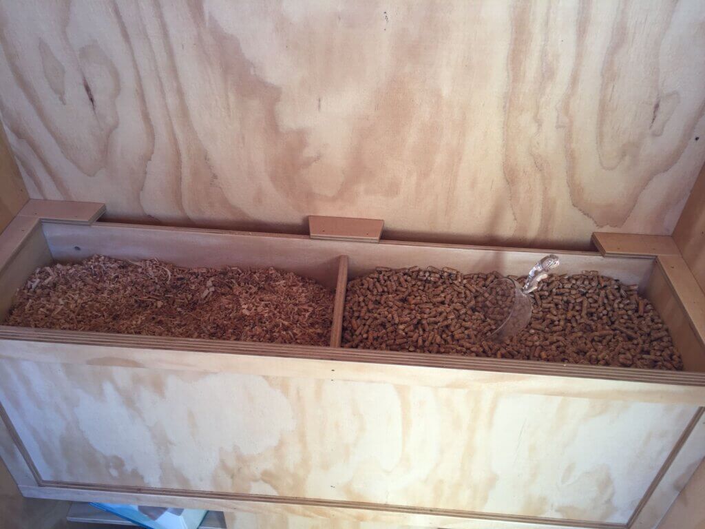 Bambooloo consumables - wood pellets and shavings … flush with waste timber products instead of water
